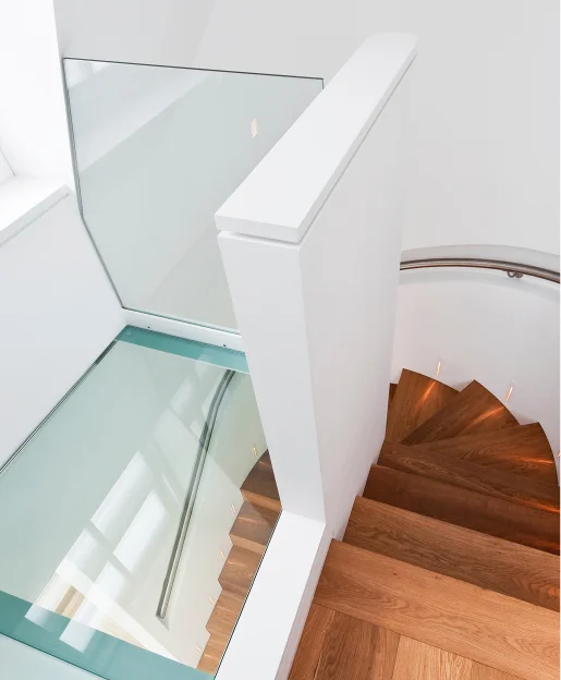 Garde-corps et plancher en verre réalisé par la Miroiterie Jamin Jamet à Ingré, Loiret (45)